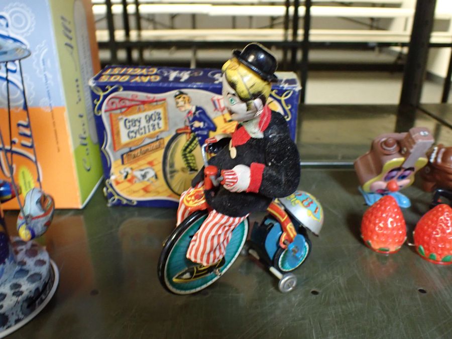 Rare vintage TPS GAY 90s CYCLIST WIND UP LITHO TIN TOY MAN