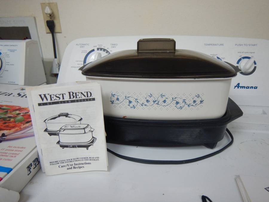 West Bend Crock Pot, Advanced Sales Consignment Auction #266