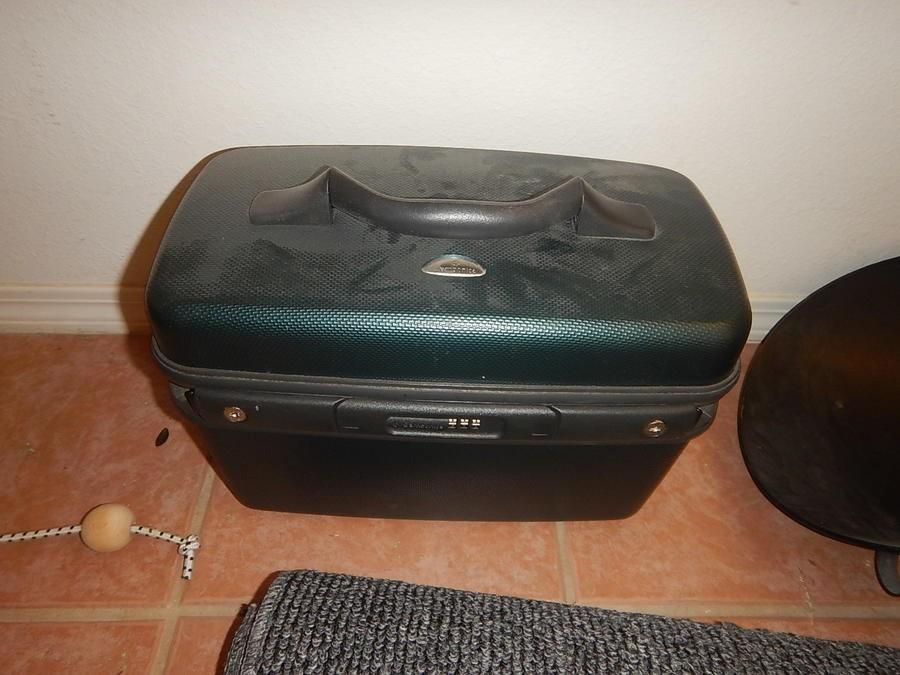 samsonite train case